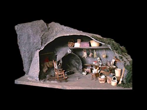 TreeFeathers: Witch's Cave